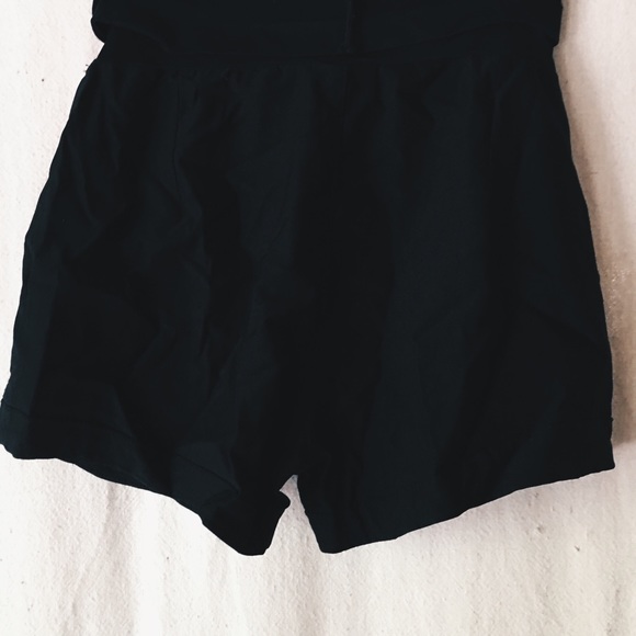 Shorts - Picture 2 of 3